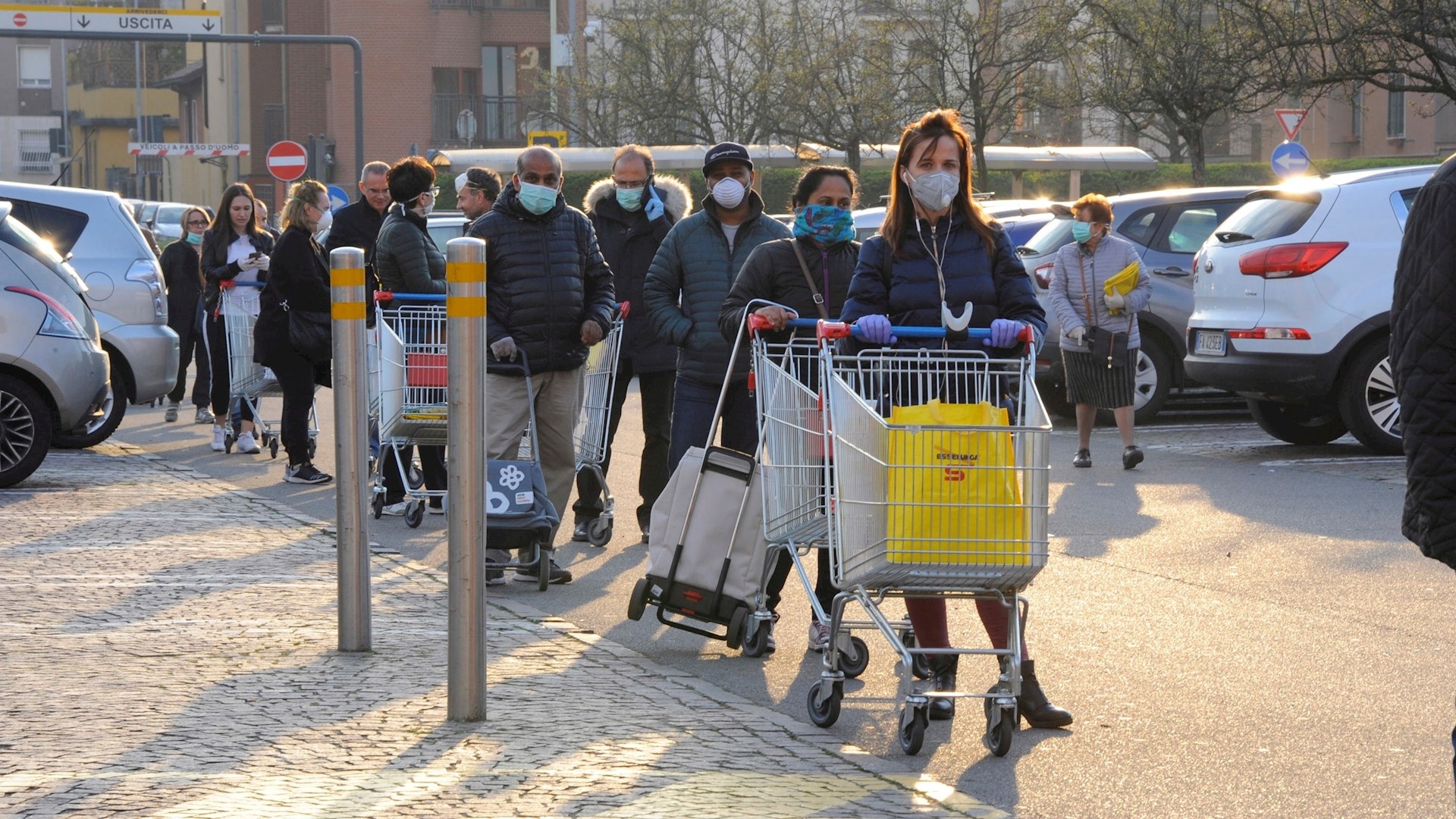 Suman 4 mil 825 muertos en Italia por COVID-19; 793 en las últimas 24 horas Suman 4 mil 825 muertos en Italia por COVID-19; 793 en las últimas 24 horas