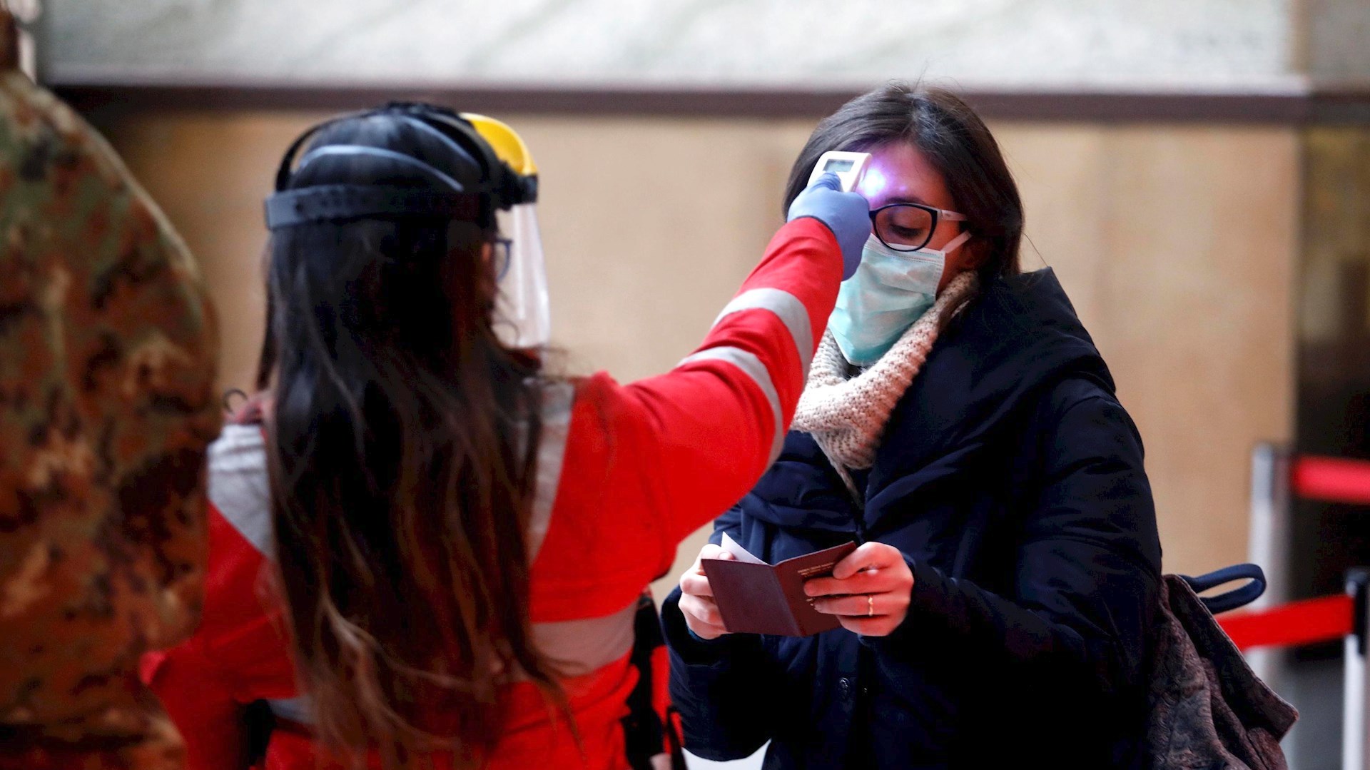 Italia suma 812 muertos en las últimas 24 horas y supera los 100 mil contagiados de COVID-19