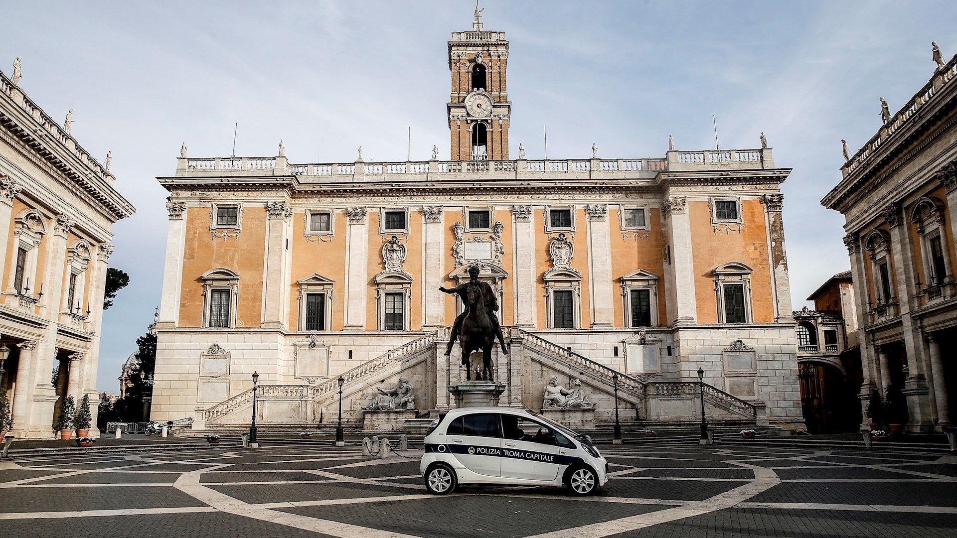 Suman más de mil muertos en Italia por COVID-19