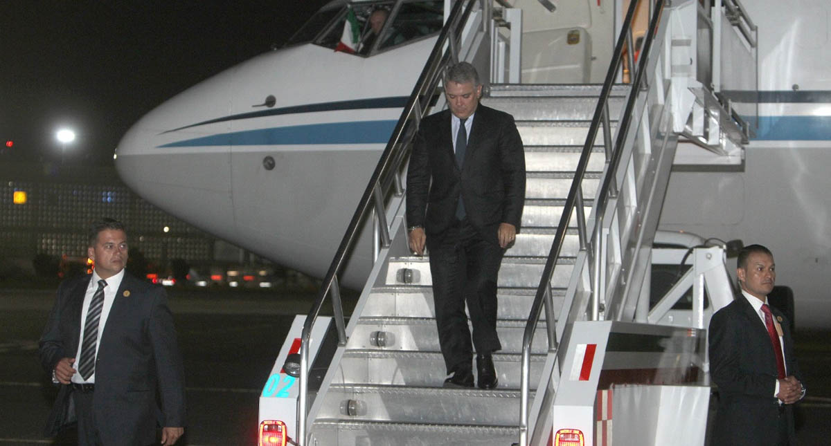 Iván Duque llega a México; se reunirá con López Obrador