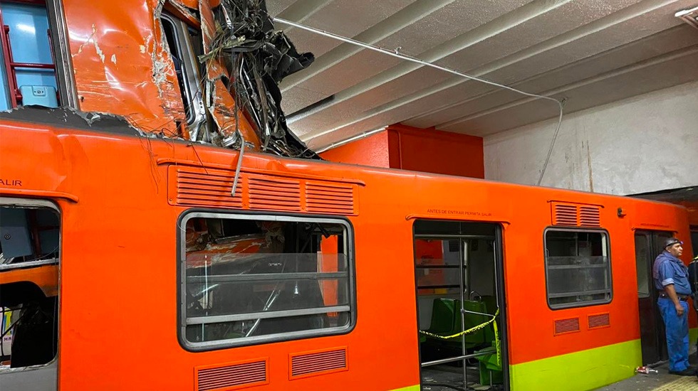 Chocan dos trenes en el Metro Tacubaya; uno iba a 60 km/hr