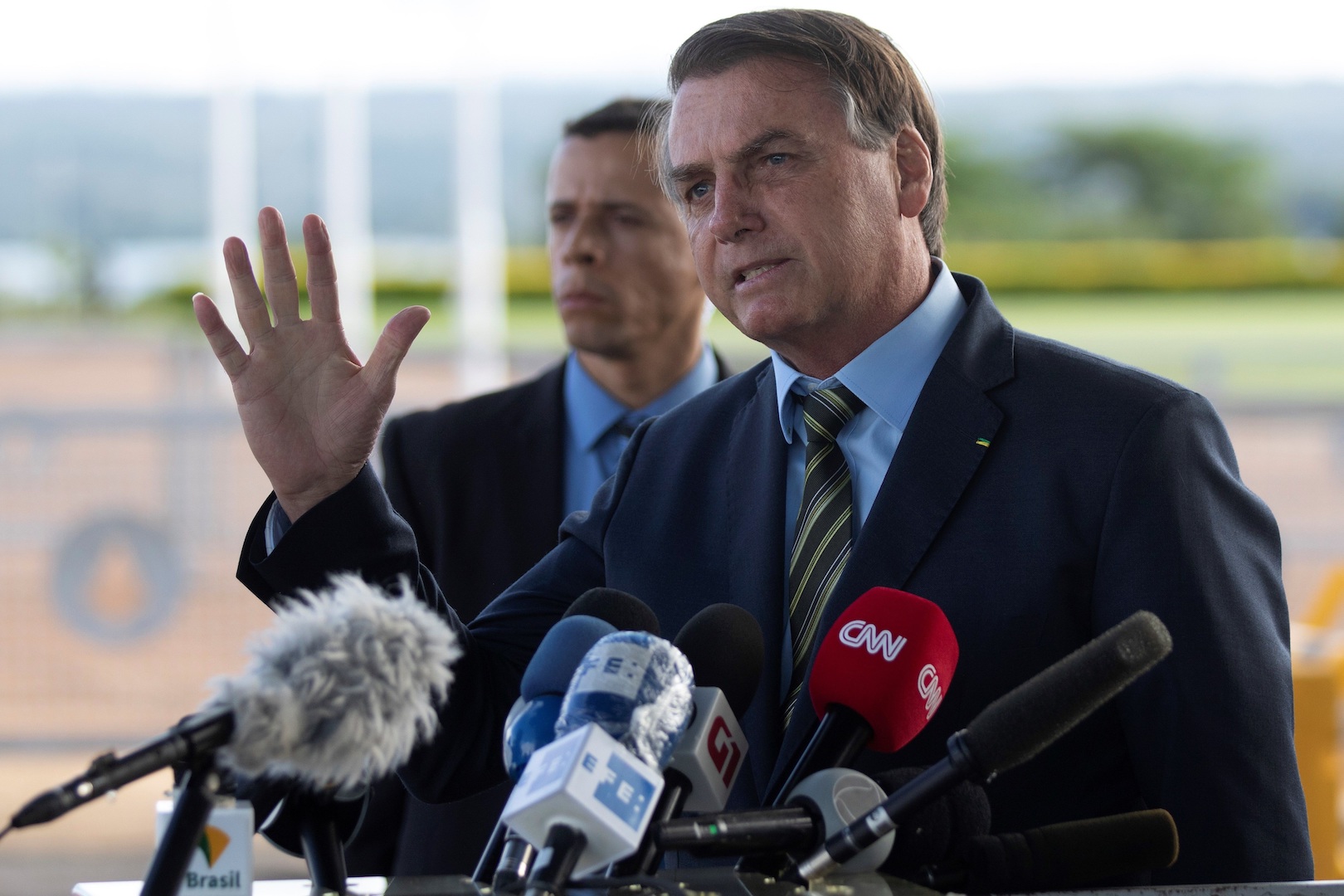 Bolsonaro asegura que COVID-19 es “solo una gripita”