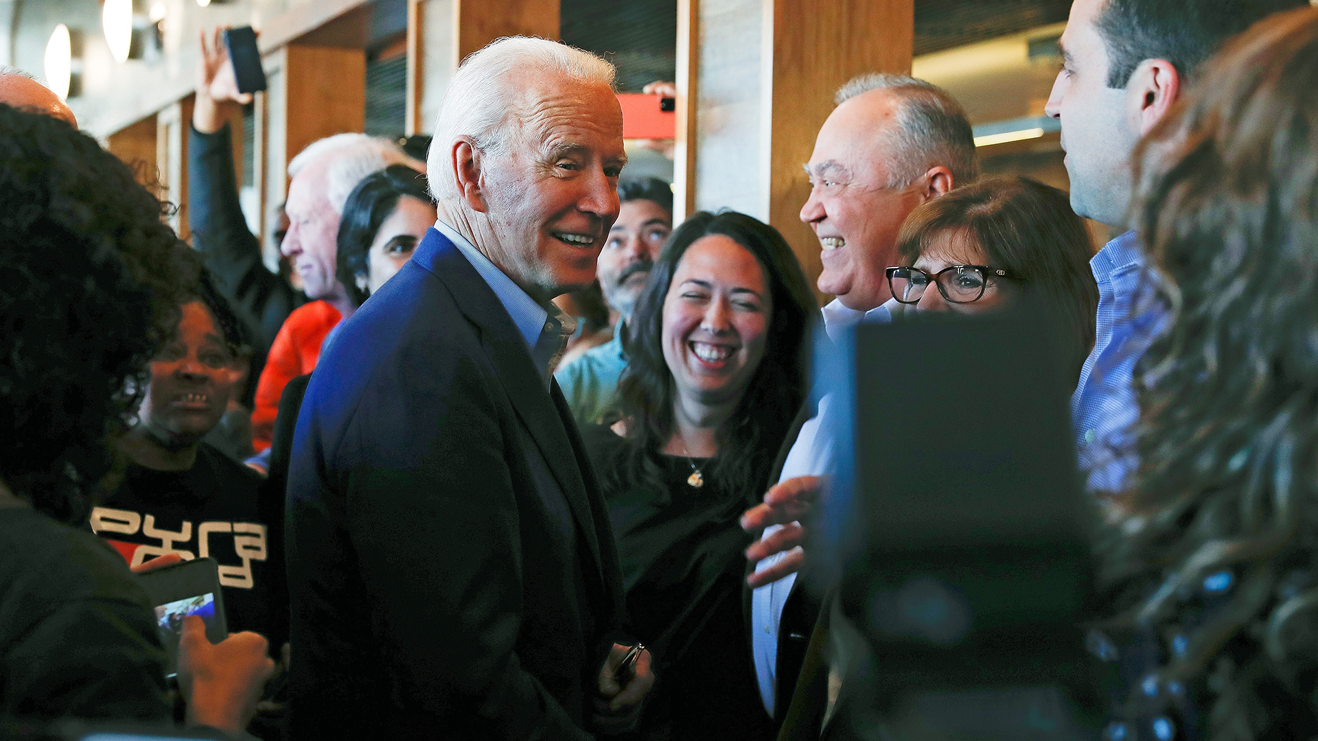 Biden gana en Virginia y Carolina del Norte; Sanders triunfa en Vermont