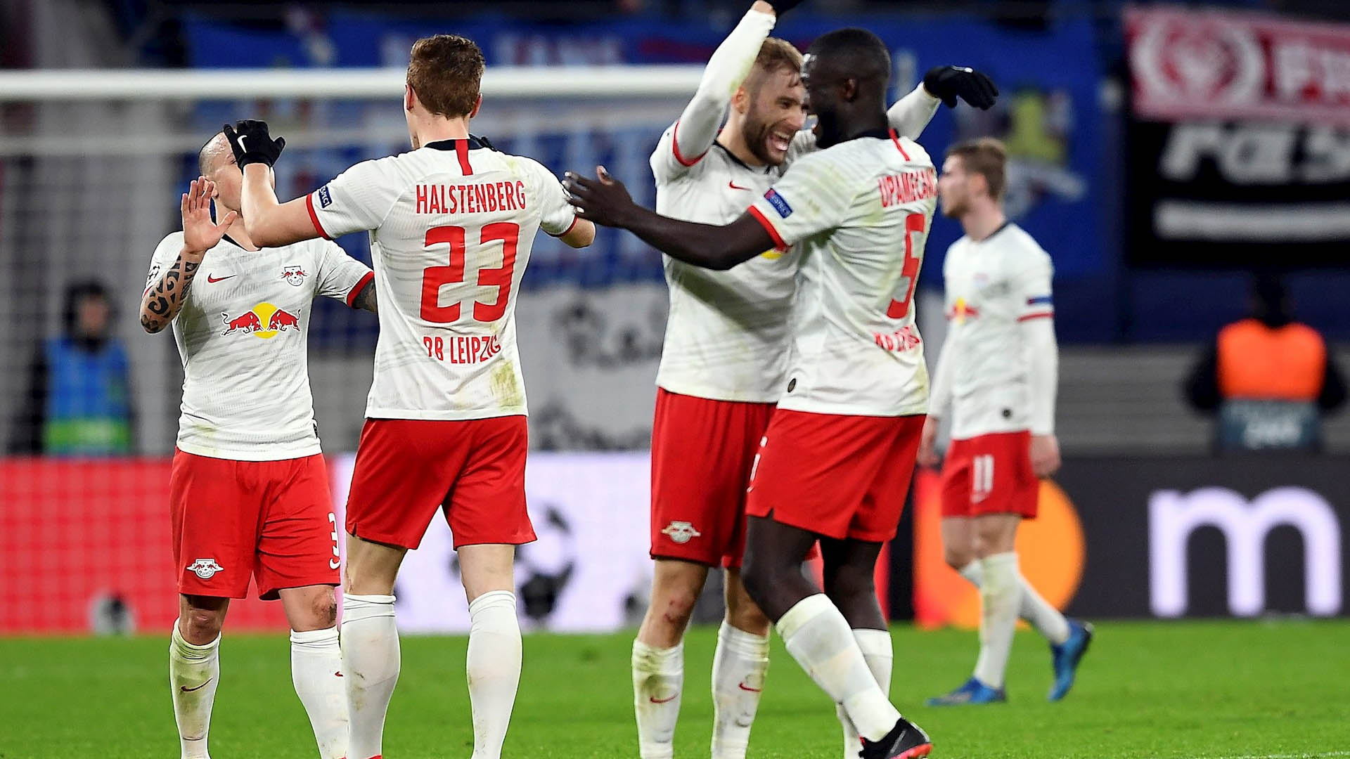Leipzig golea a Tottenham y avanza a cuartos de final de la Champions