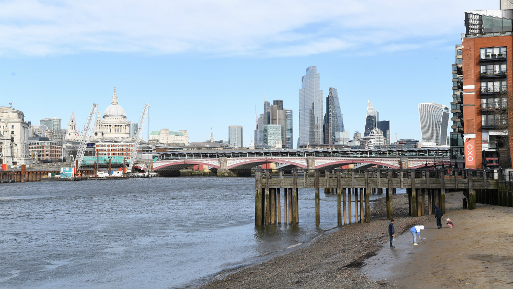 Johnson advierte de que la propagación del COVID-19 se acelera en Reino Unido Johnson advierte de que la propagación del COVID-19 se acelera en Reino Unido