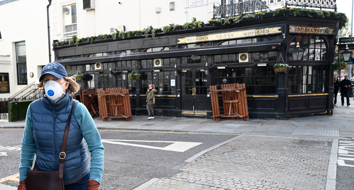 Inglaterra pide no comprar más de lo necesario por COVID-19 Inglaterra pide no comprar más de lo necesario por COVID-19