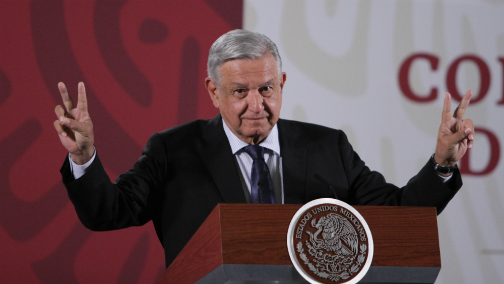 AMLO pide “amor y paz” a reporteros que cubren la ‘mañanera’