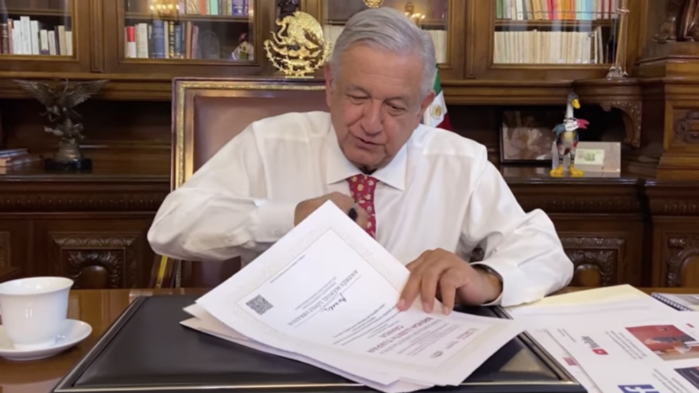 #Video AMLO firma certificados de ‘Jóvenes Construyendo el Futuro’
