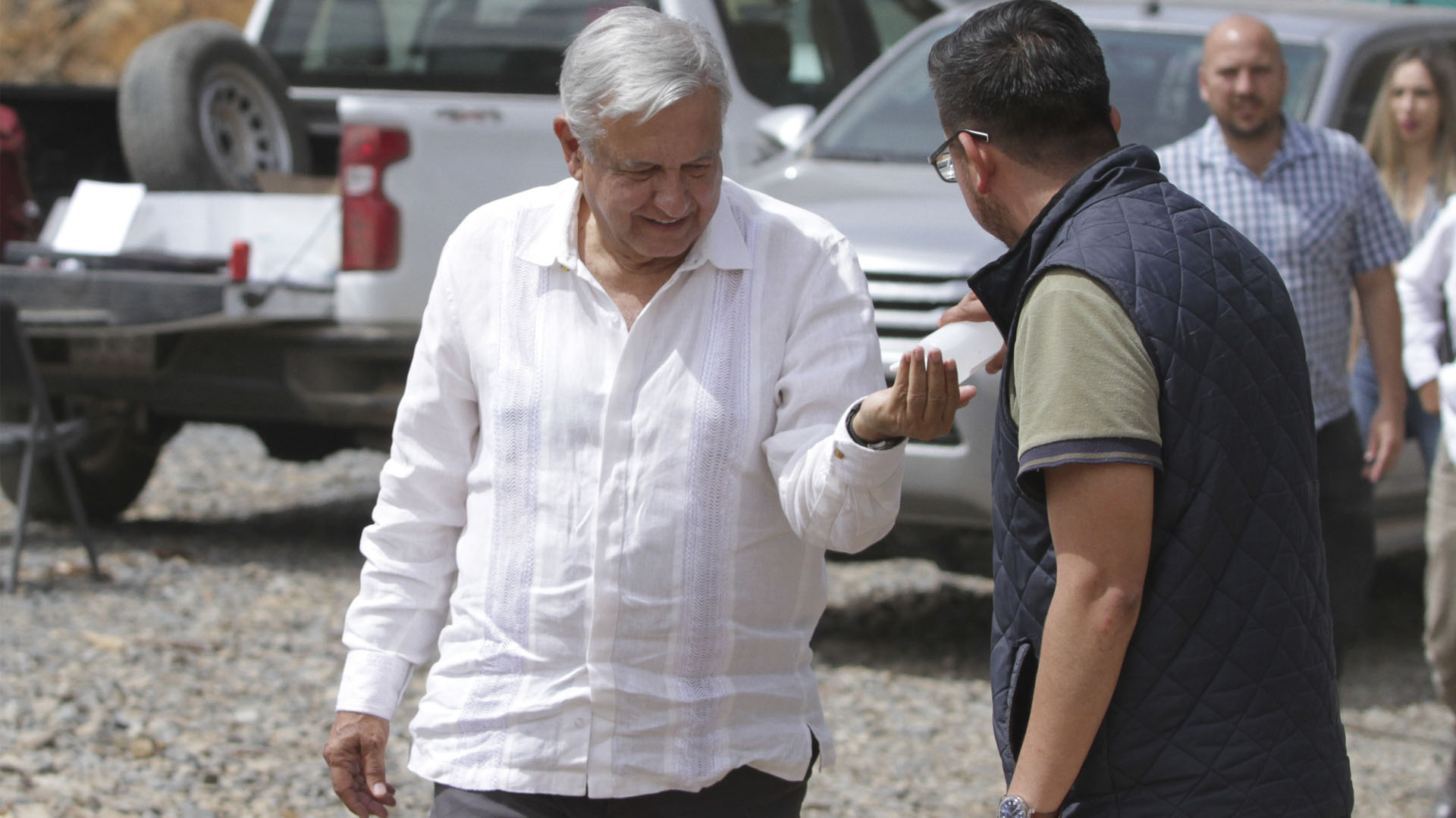 El 54 % de los mexicanos no aprueba estrategia de AMLO contra COVID-19 El 54 % de los mexicanos no aprueba estrategia de AMLO contra COVID-19