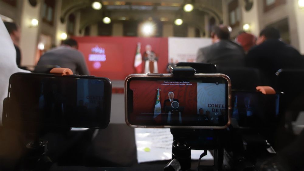 Restringen acceso a conferencia matutina de AMLO por COVID-19