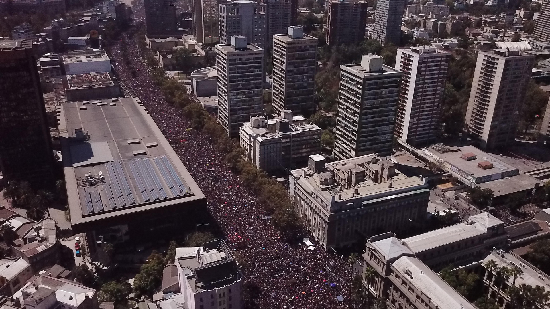 Mujeres protestan en Santiago de Chile contra la violencia de género - marcha-en-santiago-de-chile
