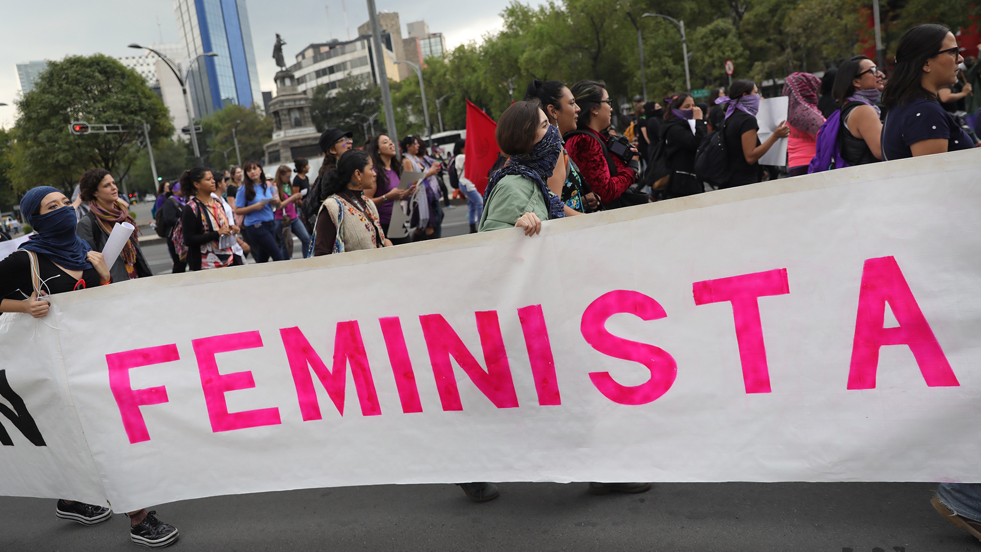 #UnDíaSinNosotras divide opiniones, pero cuenta con apoyo de ciudadanos