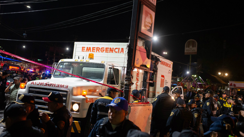 Permanecen hospitalizadas cuatro personas tras choque de trenes en Metro Tacubaya