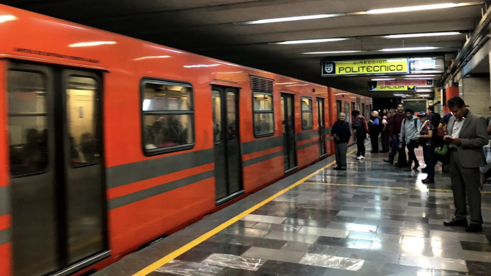 Mantienen cierre en tres estaciones de la Línea 5 del Metro por fuga en gasolinera