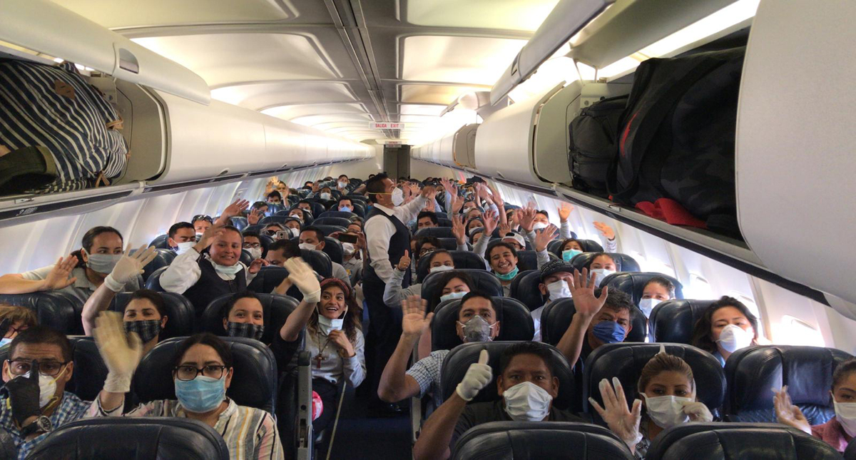 Repatrian a más de 150 mexicanos varados en Venezuela, Honduras y El Salvador