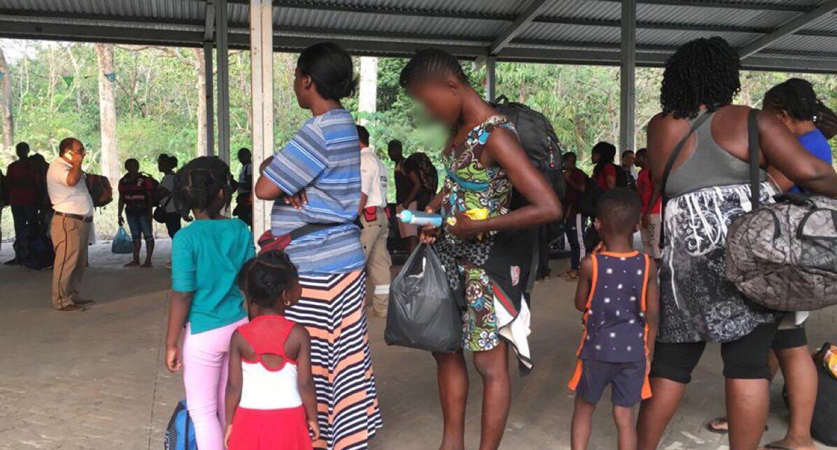 México utilizó recursos de fondo de ayuda a Centroamérica en contención de migrantes - migrantes-en-albergue-temporal-de-tapachula