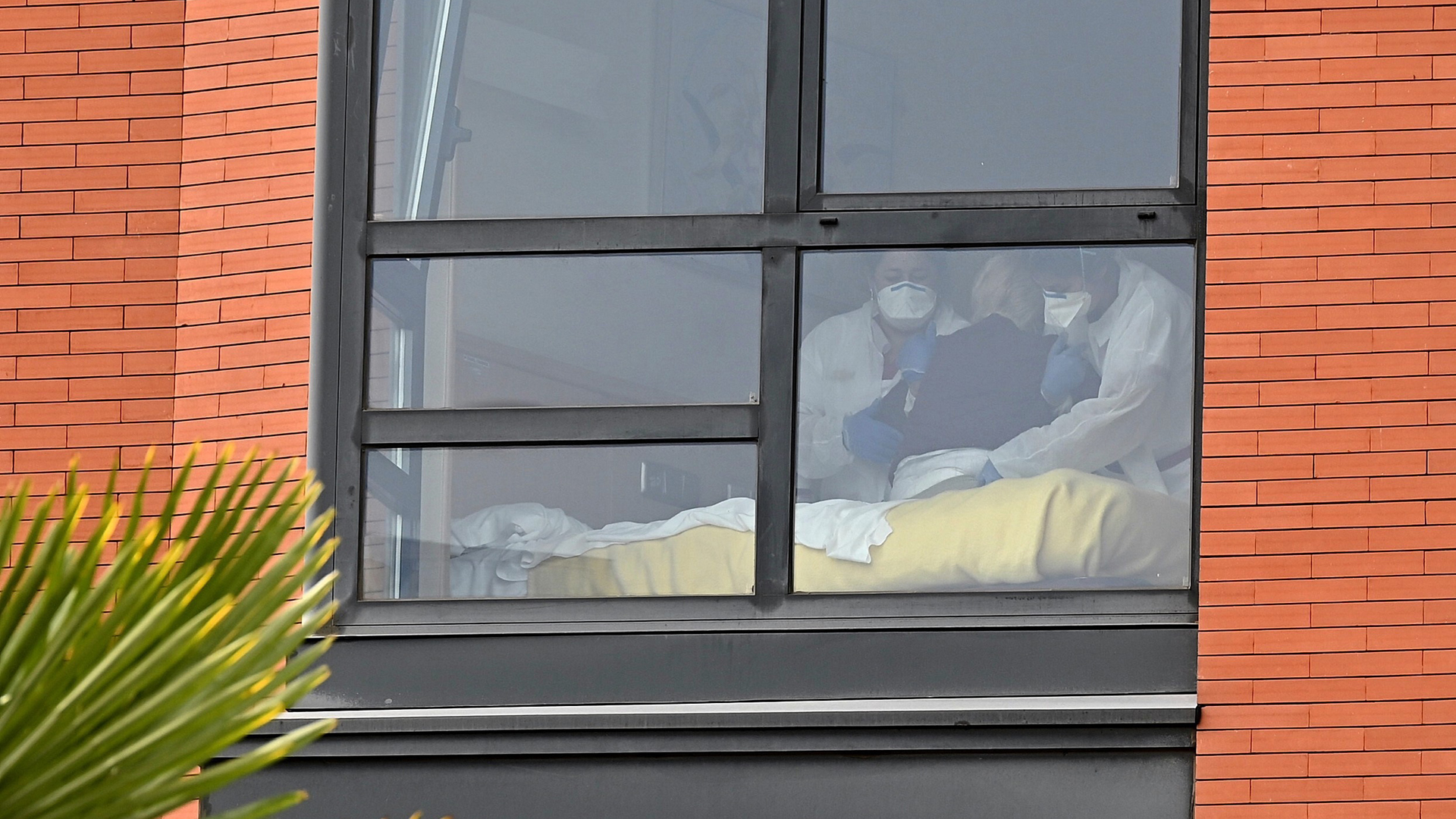 Fiscalía de España investigará cadáveres en residencias de ancianos