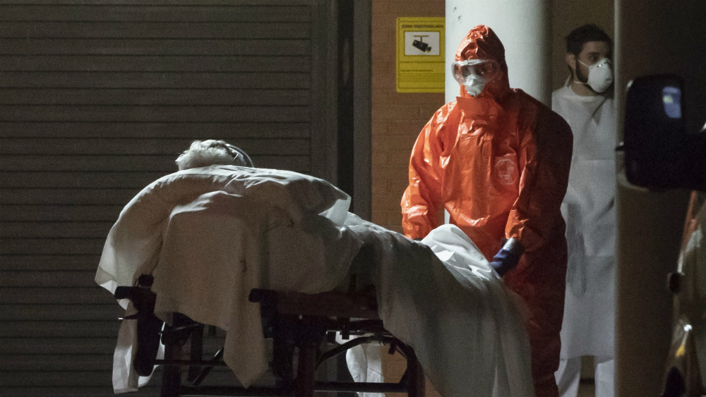España suma 514 muertos más por COVID-19; llega a los 2 mil 696
