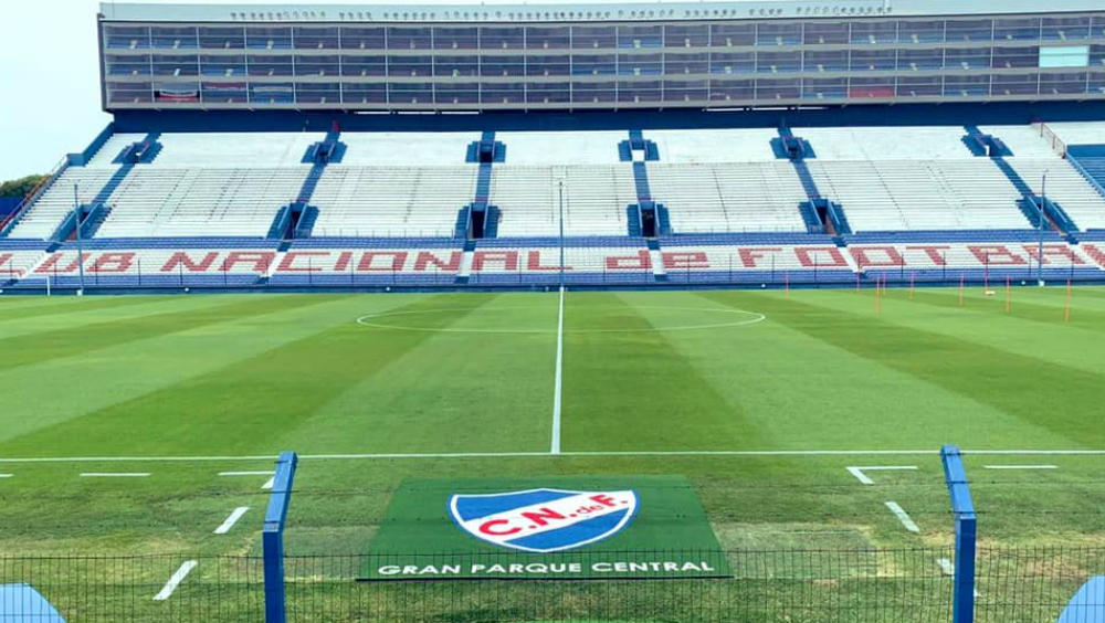 Suspenden el futbol en Uruguay “hasta nuevo aviso” por casos de COVID-19 Suspenden el futbol en Uruguay “hasta nuevo aviso” por casos de COVID-19