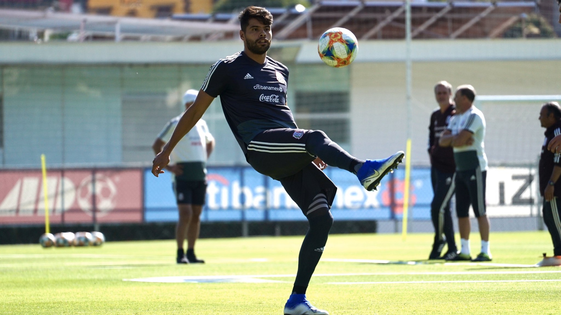 Néstor Araujo pide a mexicanos darle importancia al COVID-19 Néstor Araujo pide a mexicanos darle importancia al COVID-19