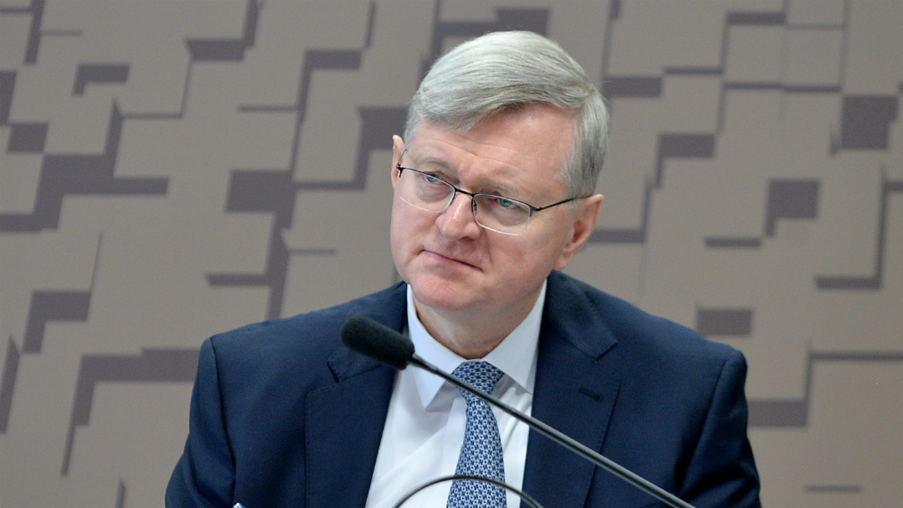 Embajador brasileño en EE.UU. da positivo por COVID-19 tras cenar con Trump Embajador brasileño en EE.UU. da positivo por COVID-19 tras cenar con Trump