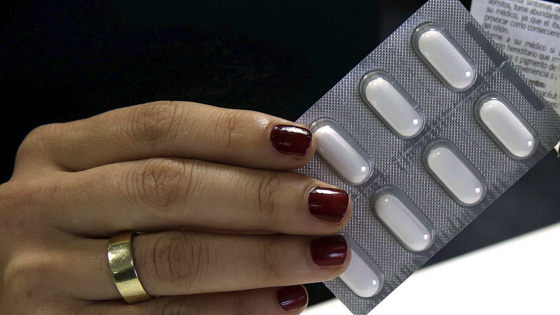 OMS aún no ve evidencias contra ibuprofeno, pero recomienda usar paracetamol OMS aún no ve evidencias contra ibuprofeno, pero recomienda usar paracetamol