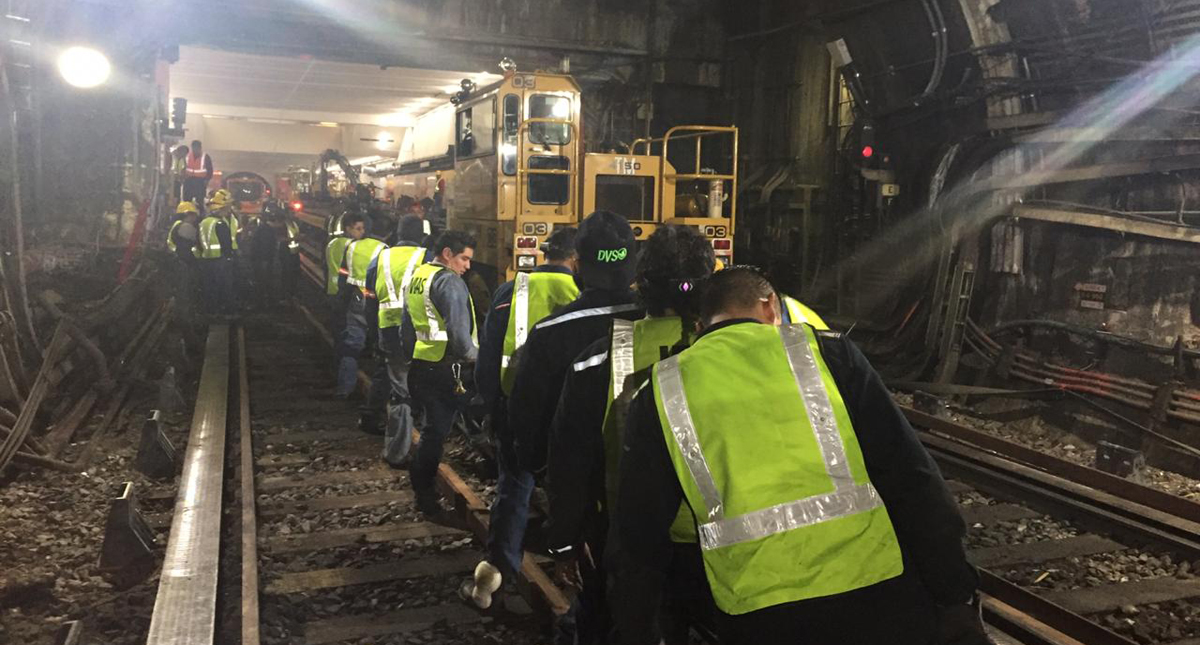 Línea 1 del Metro reanudará servicio completo el martes tras choque de trenes - personal-del-stc-metro-en-labores-para-reanudar-corridas-completas-en-la-linea-1
