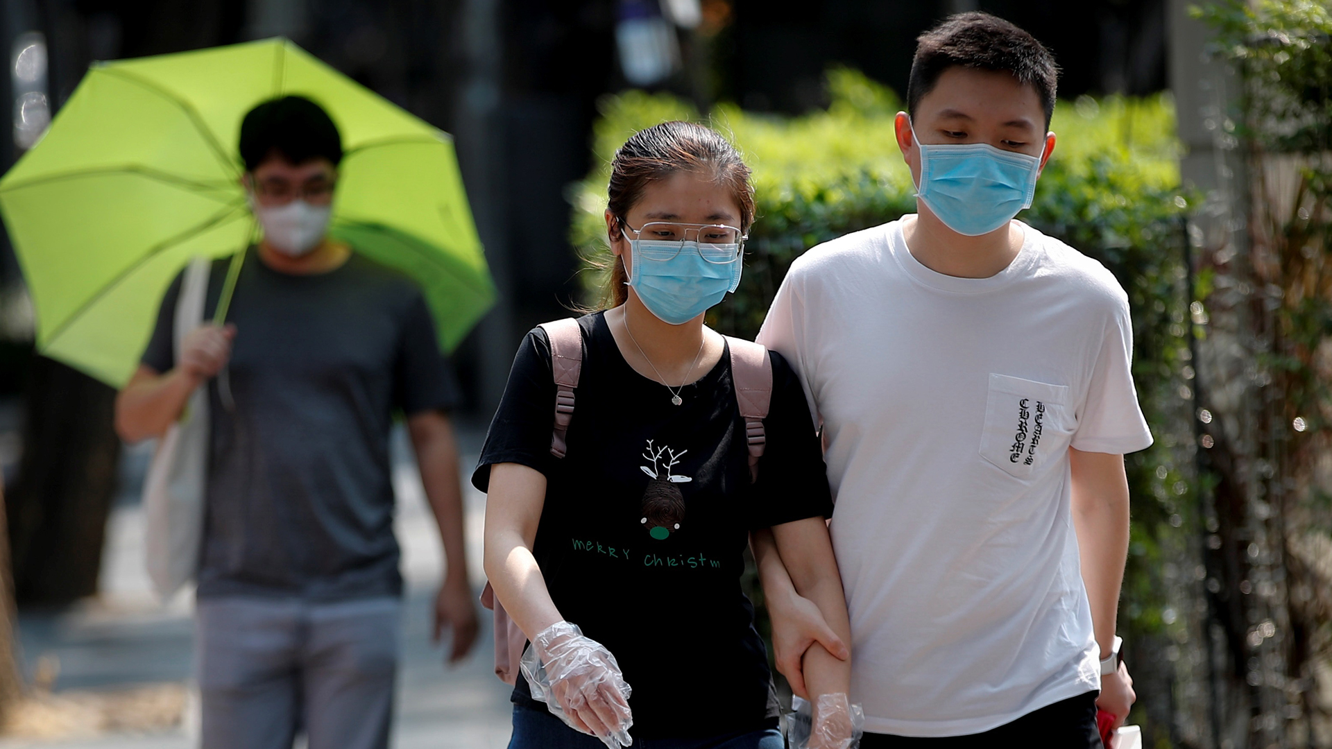 Suman 3 mil 200 muertos por COVID-19 en todo el mundo