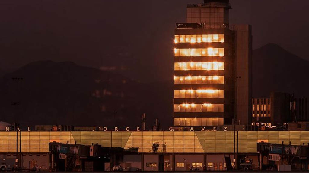 Despegan de Lima dos aviones que repatriarán a mexicanos por COVID-19 Despegan de Lima dos aviones que repatriarán a mexicanos por COVID-19
