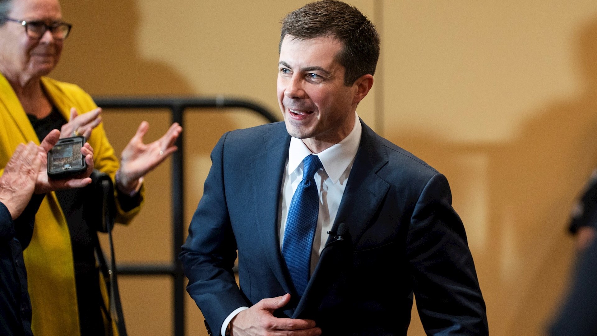 Biden confirma a Pete Buttigieg como su secretario de Transporte Biden confirma a Pete Buttigieg como su secretario de Transporte