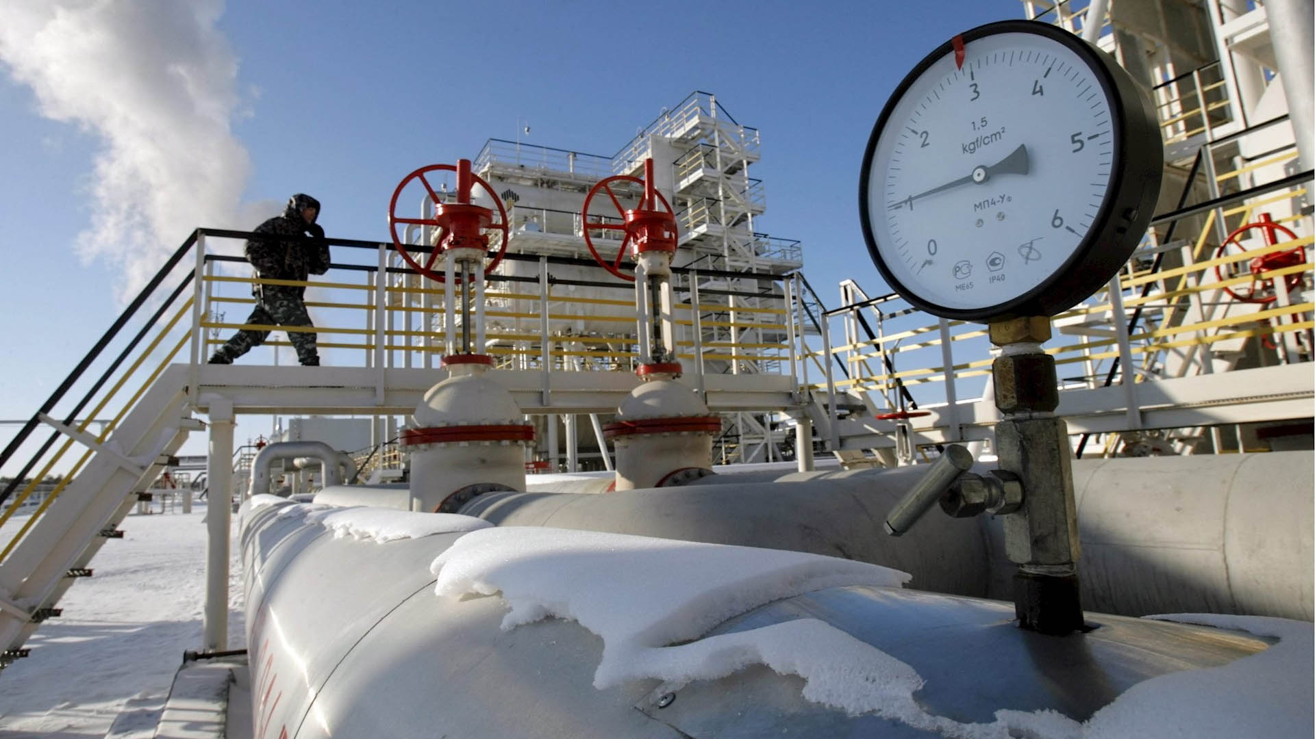 OPEP advierte exceso de oferta petrolera en 14.7 mbd si no hay recorte