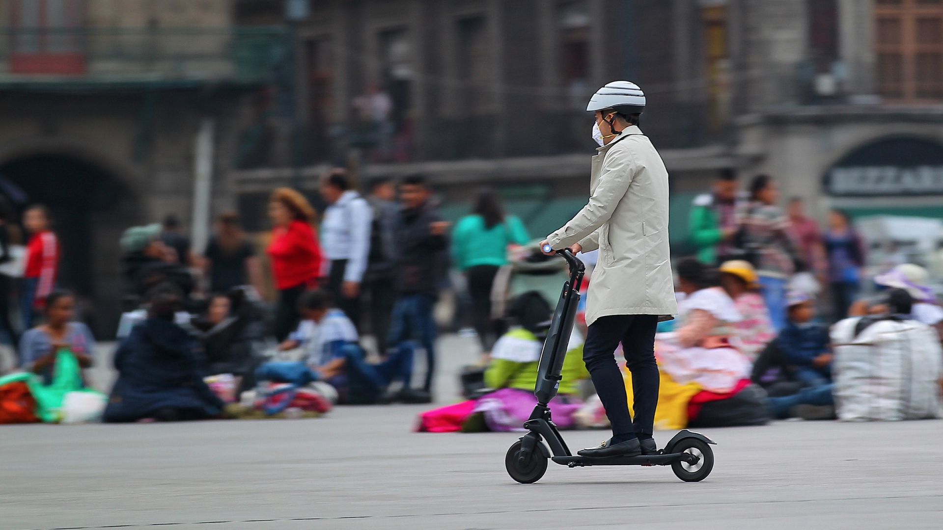 Sheinbaum descarta cierre de plazas y restaurantes por pandemia de COVID-19