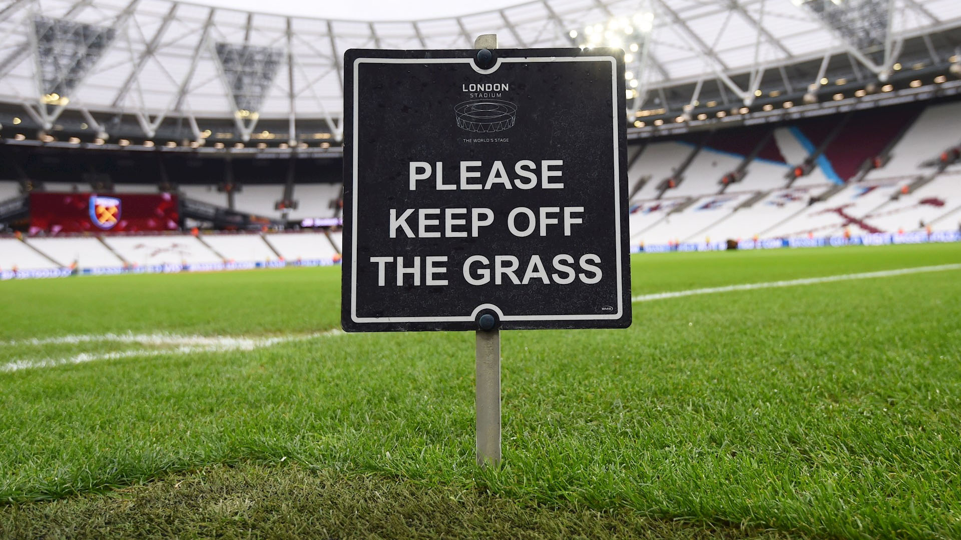 Suspenden los partidos de la Premier League como medida preventiva ante el coronavirus Suspenden los partidos de la Premier League como medida preventiva ante el coronavirus