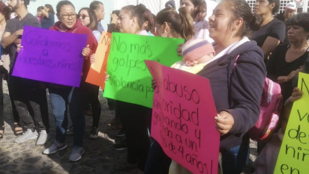 Suspenden a docente en Querétaro por intentar realizar exorcismo a alumno