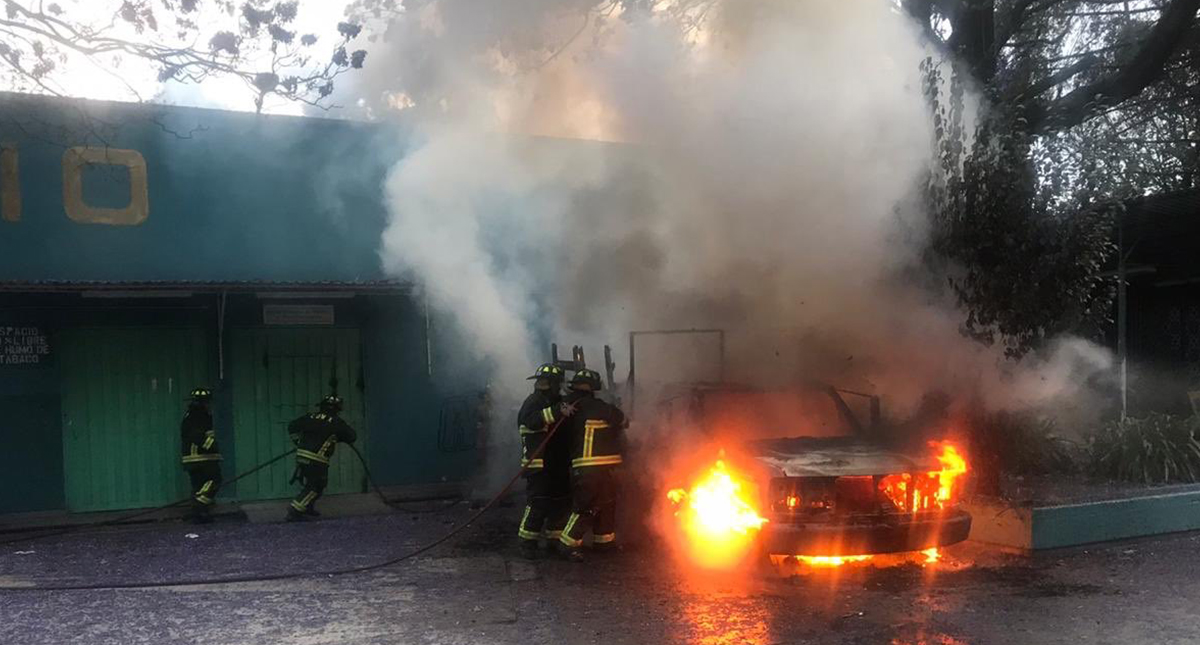 UNAM condena quema de camioneta universitaria en CCH Azcapotzalco