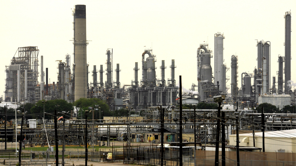 COVID-19 sitúa al Brent en su precio más bajo en 17 años: 27.60 dólares