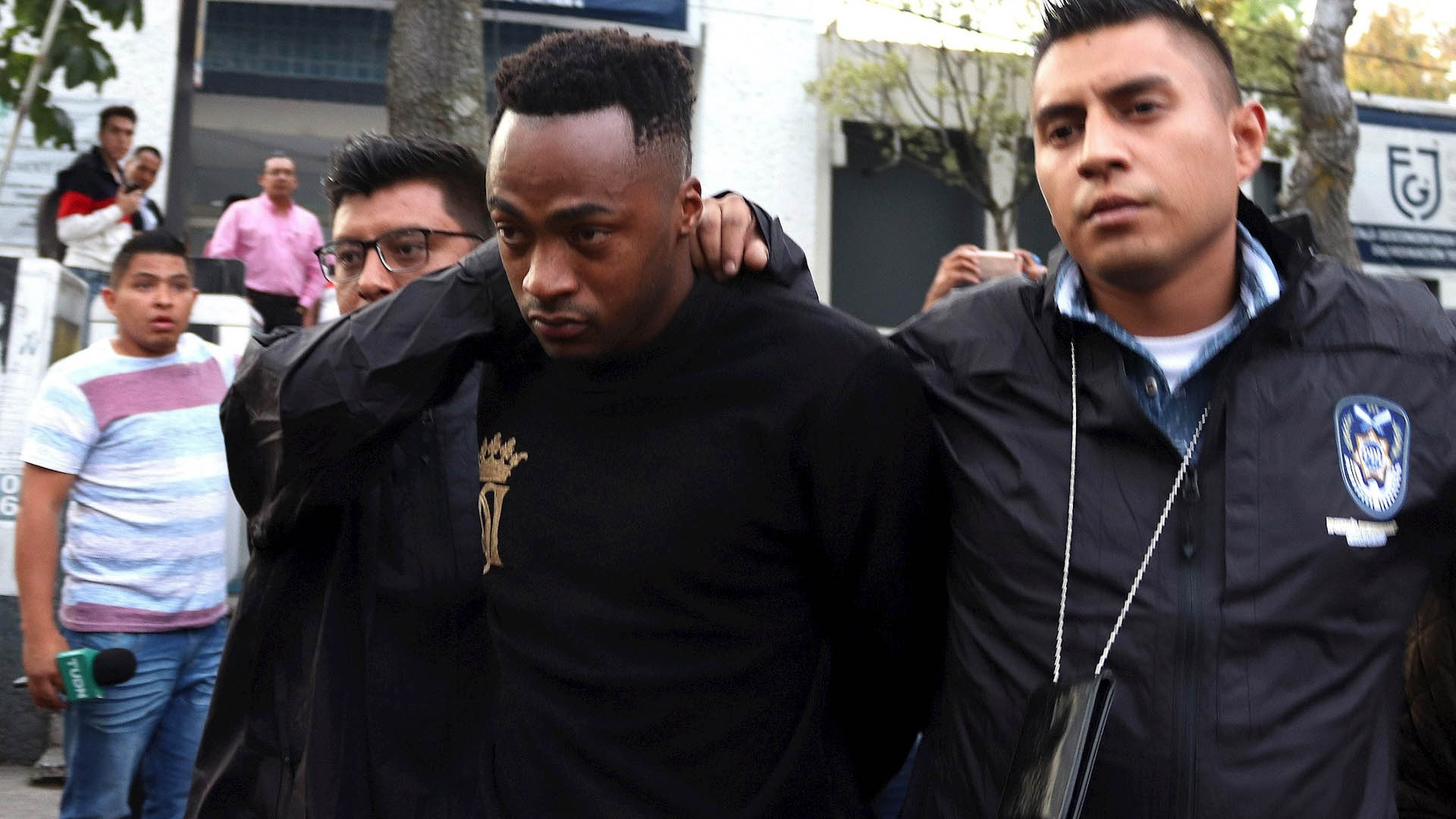 Esposa de Renato Ibarra niega agresiones y retiran dos cargos contra el futbolista Esposa de Renato Ibarra niega agresiones y retiran dos cargos contra el futbolista