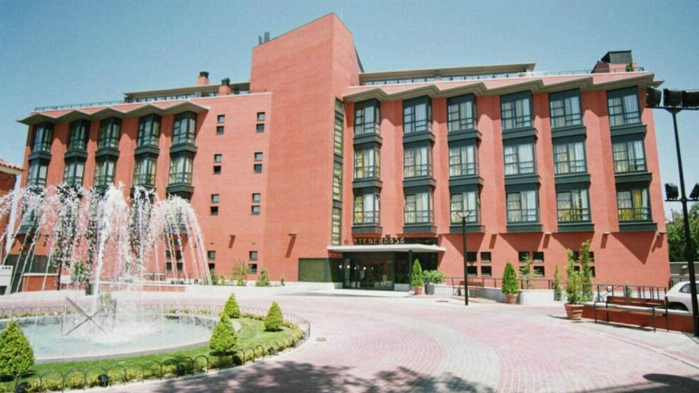 Al menos 19 muertos en un asilo en España por COVID-19 Al menos 19 muertos en un asilo en España por COVID-19