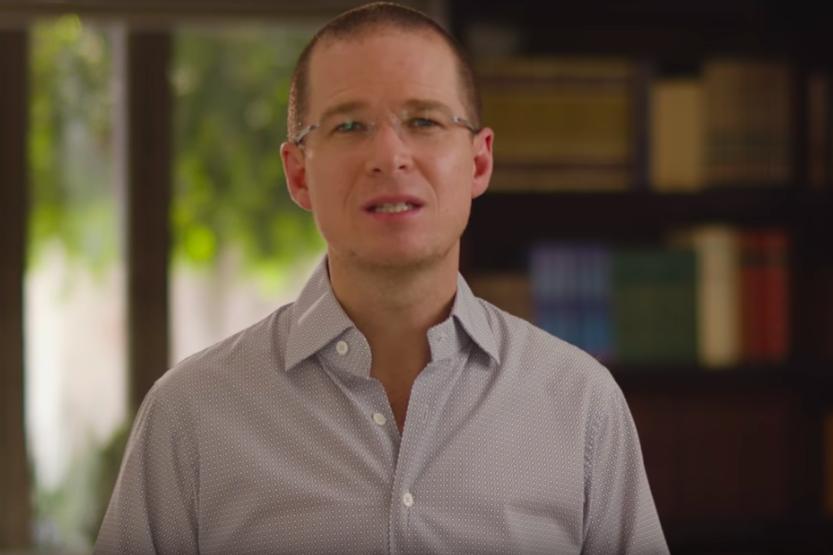 Reaparece Ricardo Anaya. Pide solidaridad y ayudar a México ante coronavirus