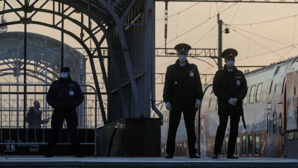 Rusia cerrará todas sus fronteras a partir del lunes por COVID-19