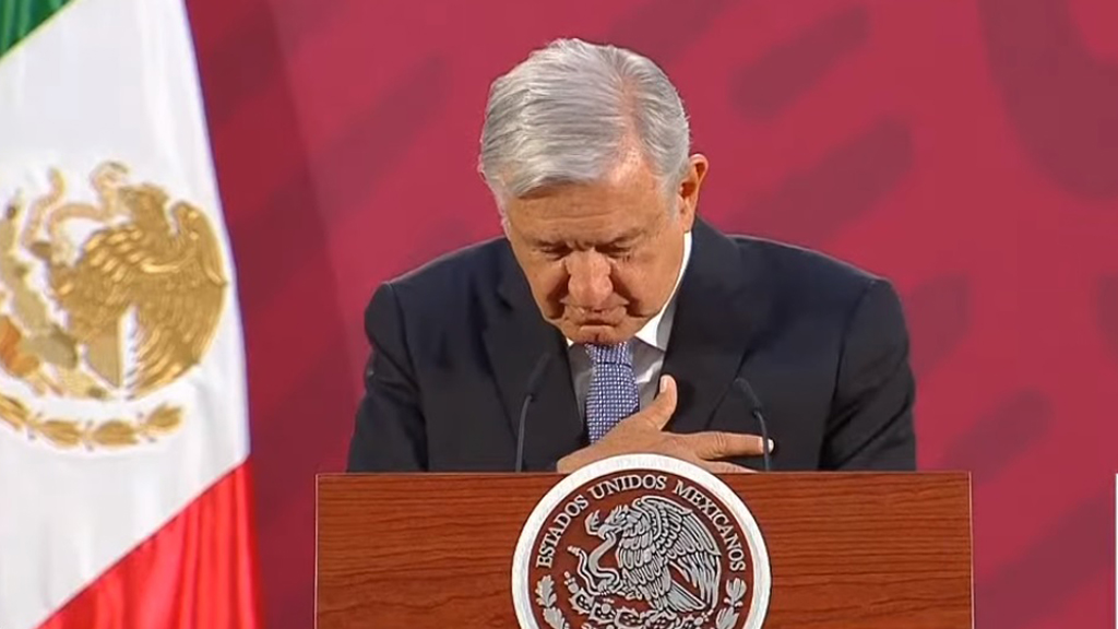 #Video López Obrador propone el ‘saludo de corazón’ ante COVID-19