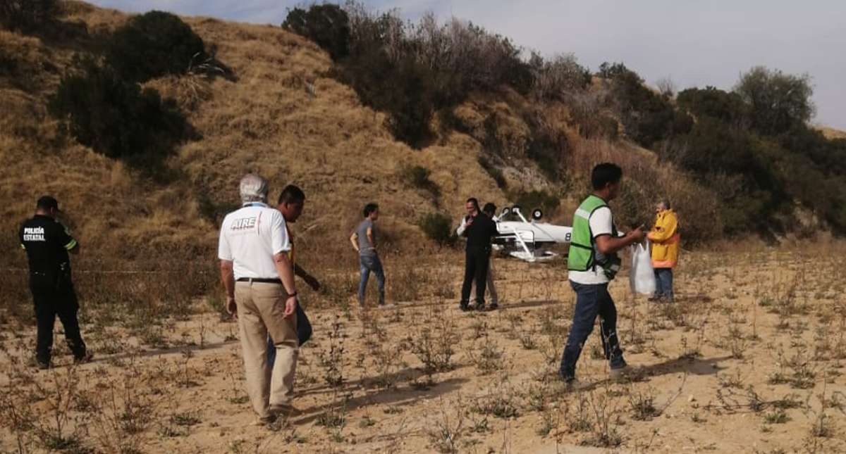 Se desploma avión pequeño en aeródromo de Atizapán - servicios-de-emergencia-en-aerodromo-de-atizapan-por-avion-pequeno-accidentado