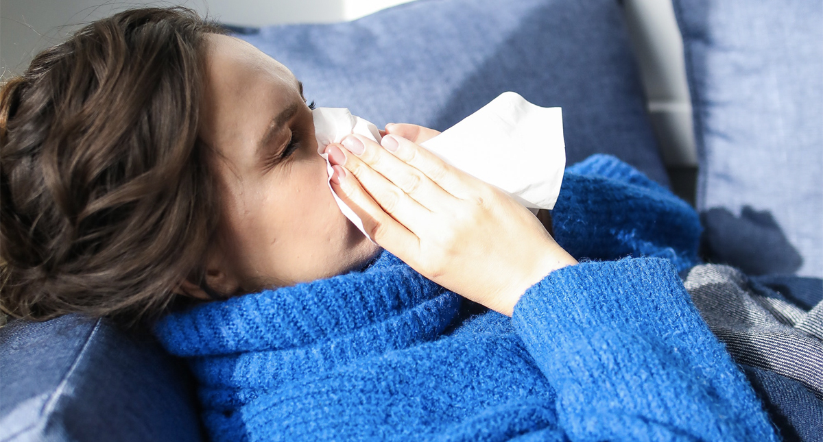 ¿Cómo actuar en caso de presentar síntomas de COVID-19?