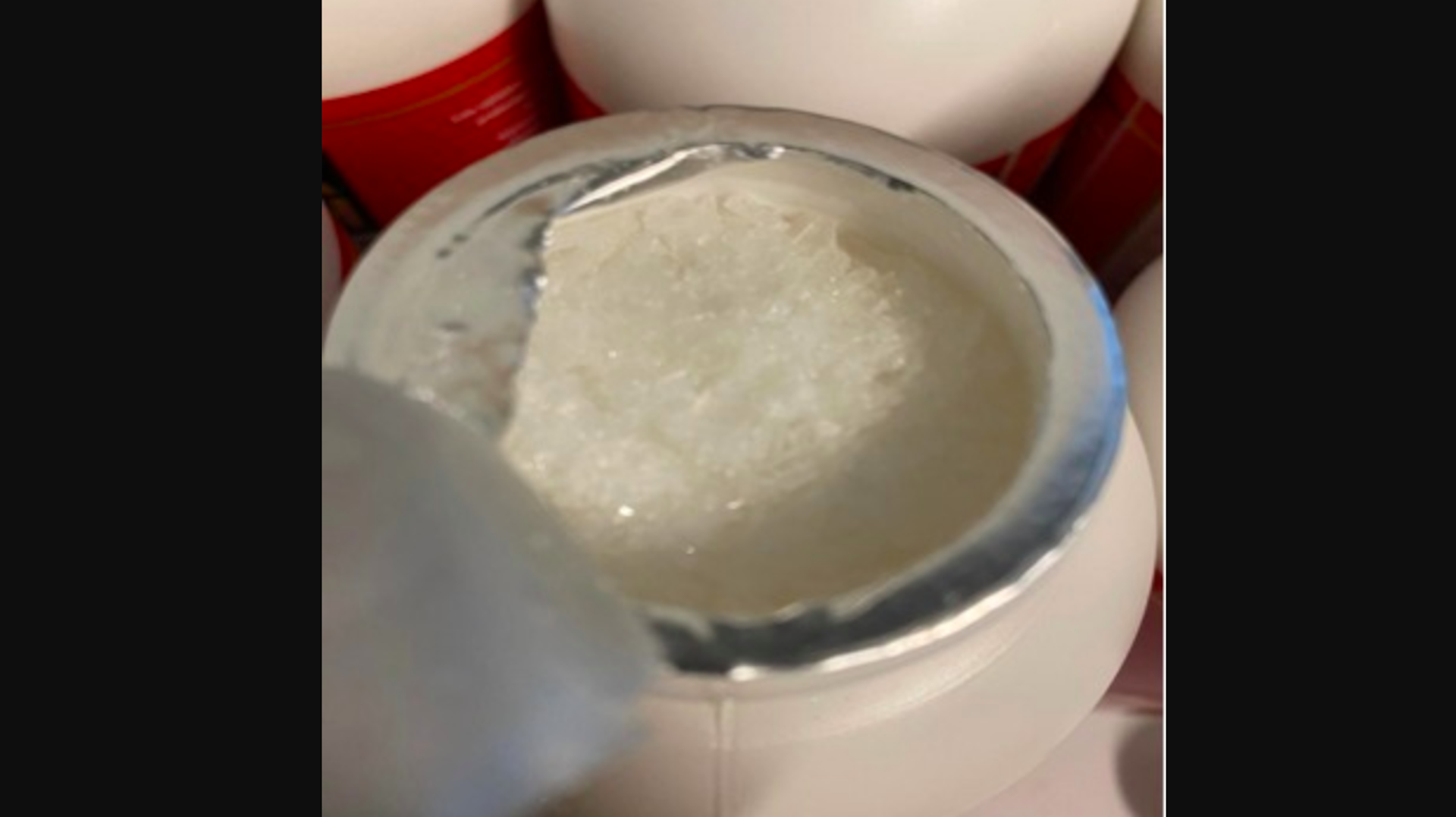 Incautan frascos de supuesto suplemento alimenticio con crystal