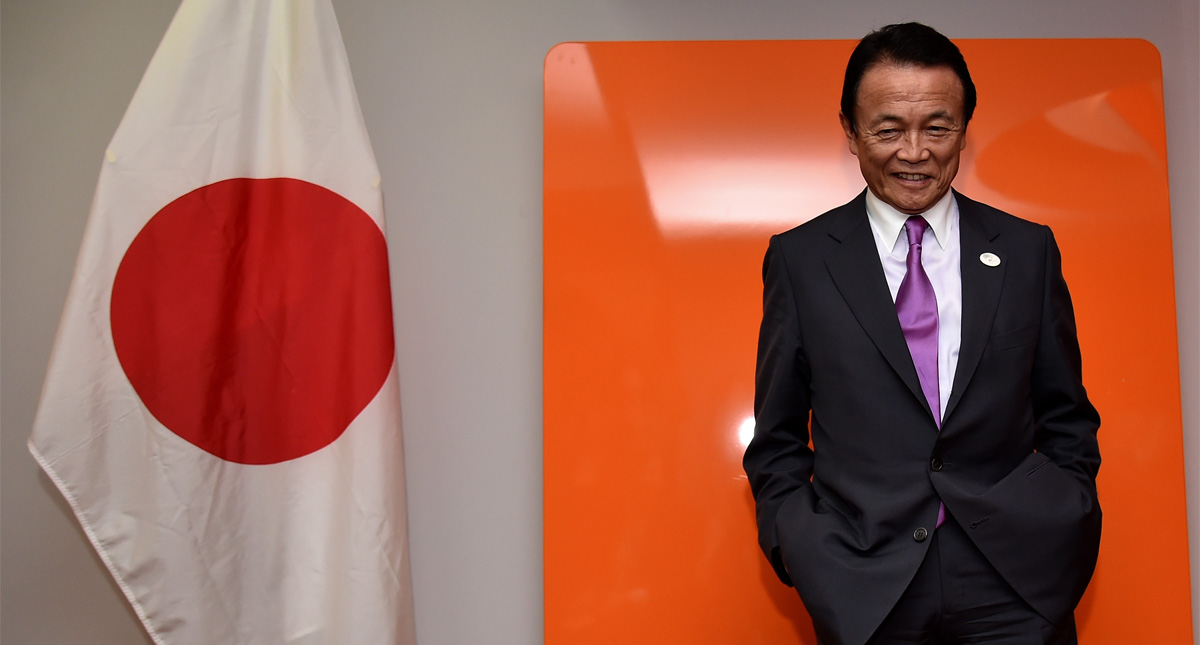 Juegos Olímpicos están “malditos” cada 40 años, opina vicepresidente de Japón por COVID-19