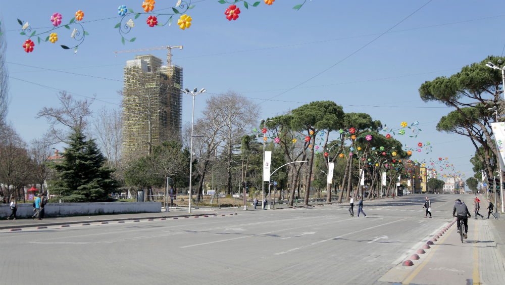 Albania cierra sus fronteras y entra en cuarentena