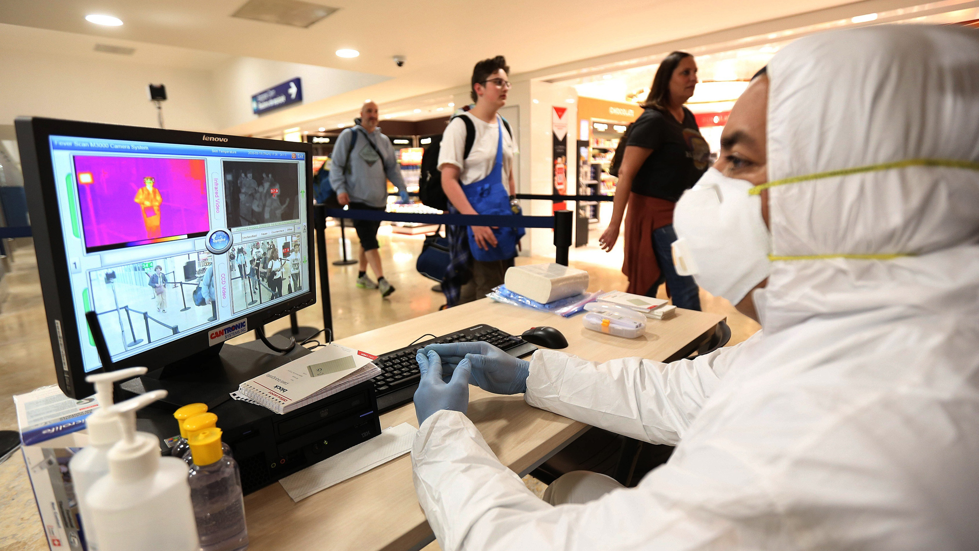 Jalisco pide suspender vuelos de lugares con cercos sanitarios por COVID-19 Jalisco pide suspender vuelos de lugares con cercos sanitarios por COVID-19