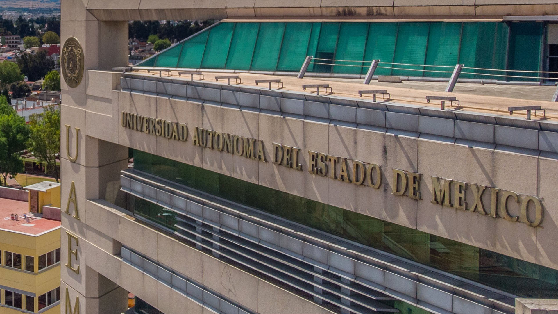 Destituyen a 20 maestros de la UAEM por acoso sexual