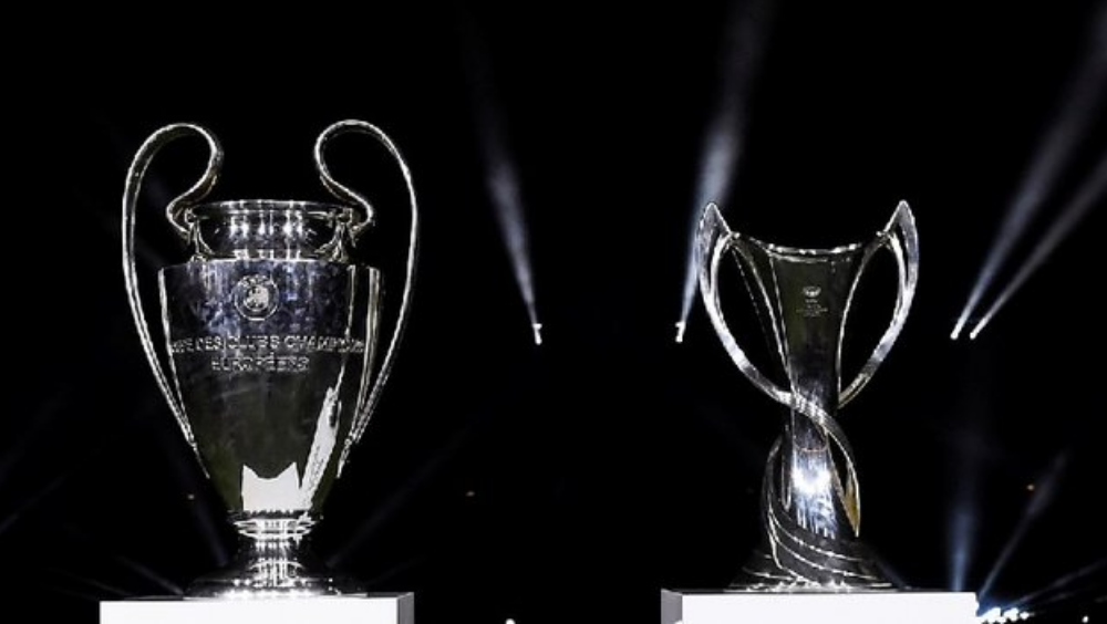 UEFA pospone finales de Champions y Europa League por COVID-19