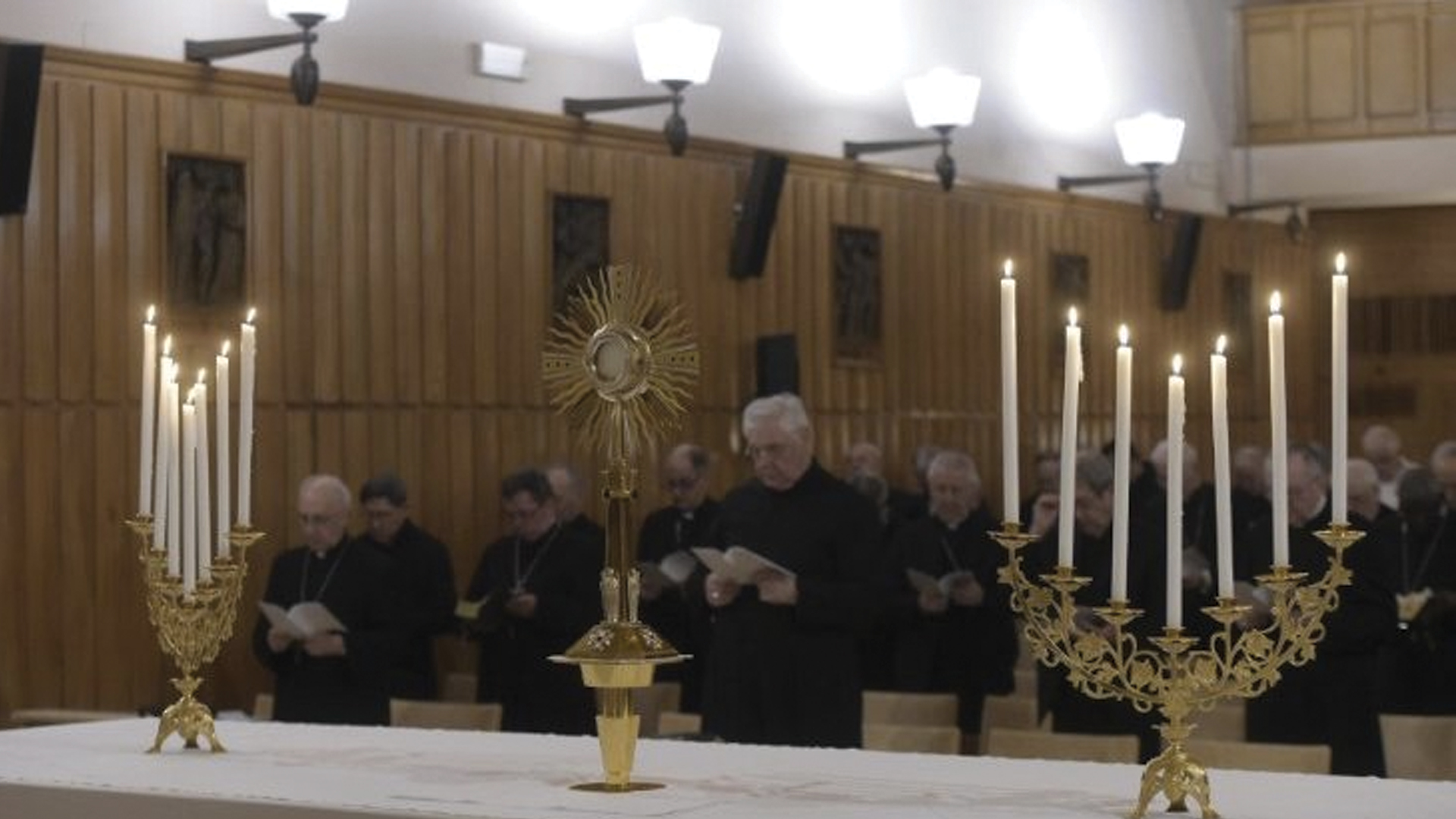 Iglesia católica anuncia misión especial contra la pederastia